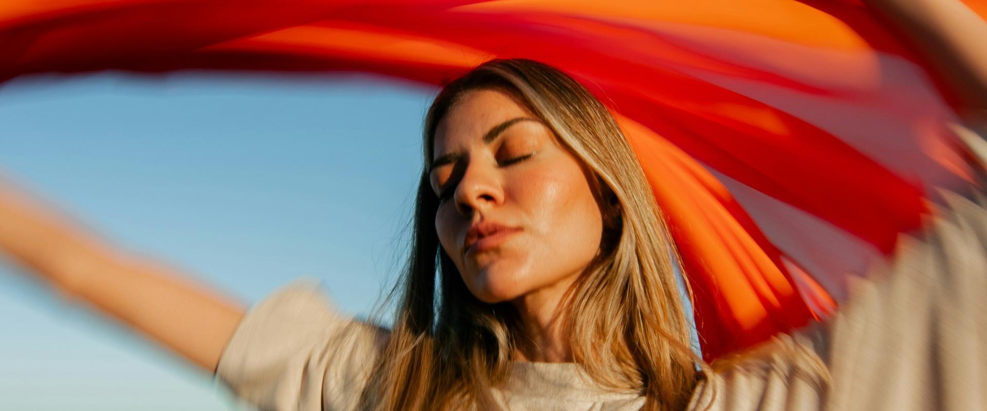 Mintel: Trendy kosmetyczne 2026. Ucieczka od perfekcji i metabolic beauty - biznes między laboratorium a ludzkimi emocjami